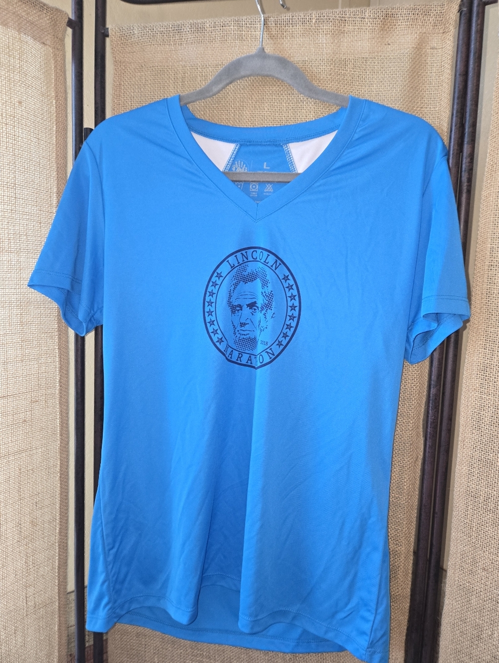 Women's Lincoln Marathon Tag Moisture Management  V-Neck Tee Blue White Large